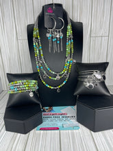 Load image into Gallery viewer, Simply Santa Fe - Green