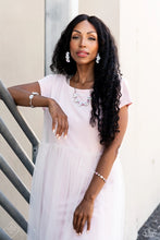 Load image into Gallery viewer, Glimpses of Malibu - Multi (Flowers)