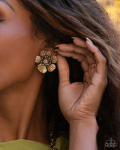 Load image into Gallery viewer, Blossoming Backdrop - Gold

